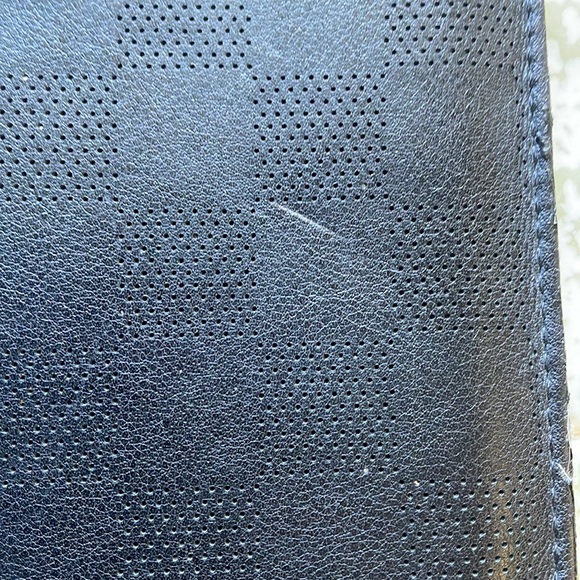 Louis Vuitton leather phone case - Picture 4 of 6